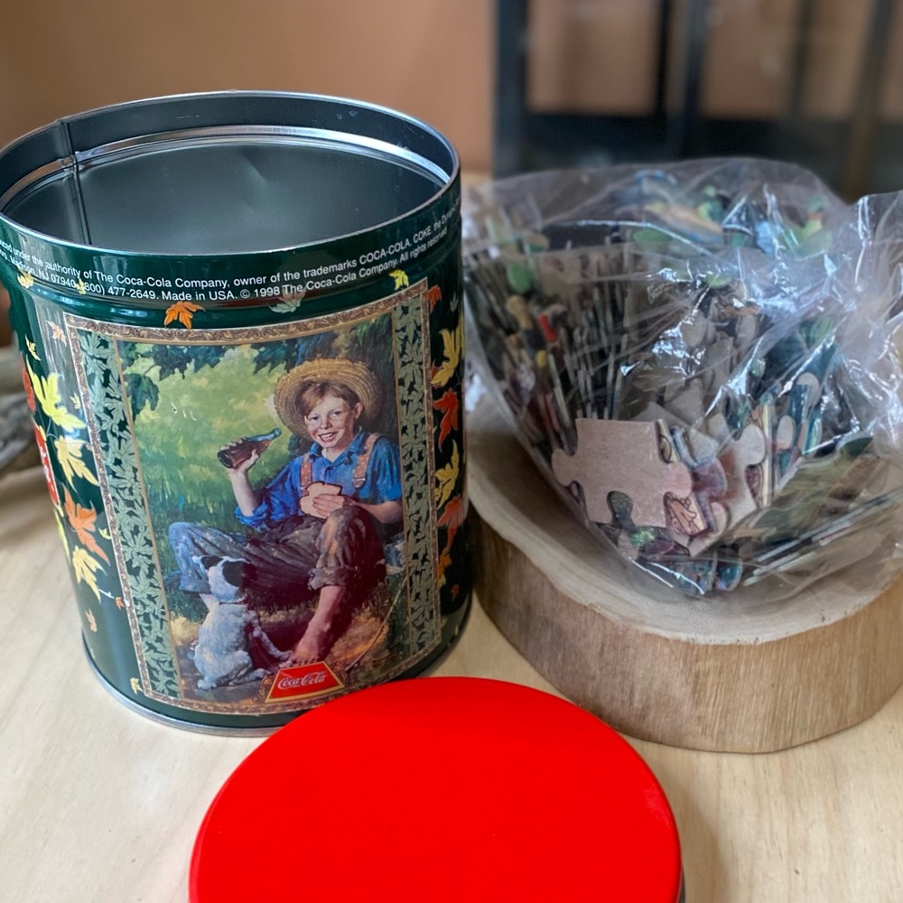 Coca-Cola Coke collectible tin with 1931 Norman
Rockwell Boy & his Dog painting - Picture 2 of 6
